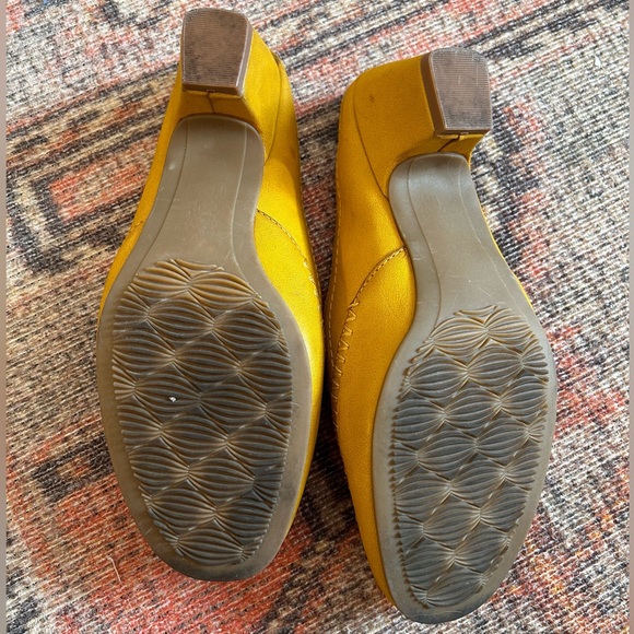 RIALTO Comfort Vette Women's Size 9.5 Amber Yellow Mule Slide - Picture 4 of 6